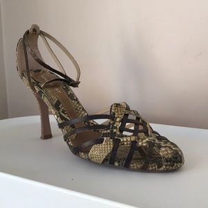 Faux snake leather Nine West 2inch heels